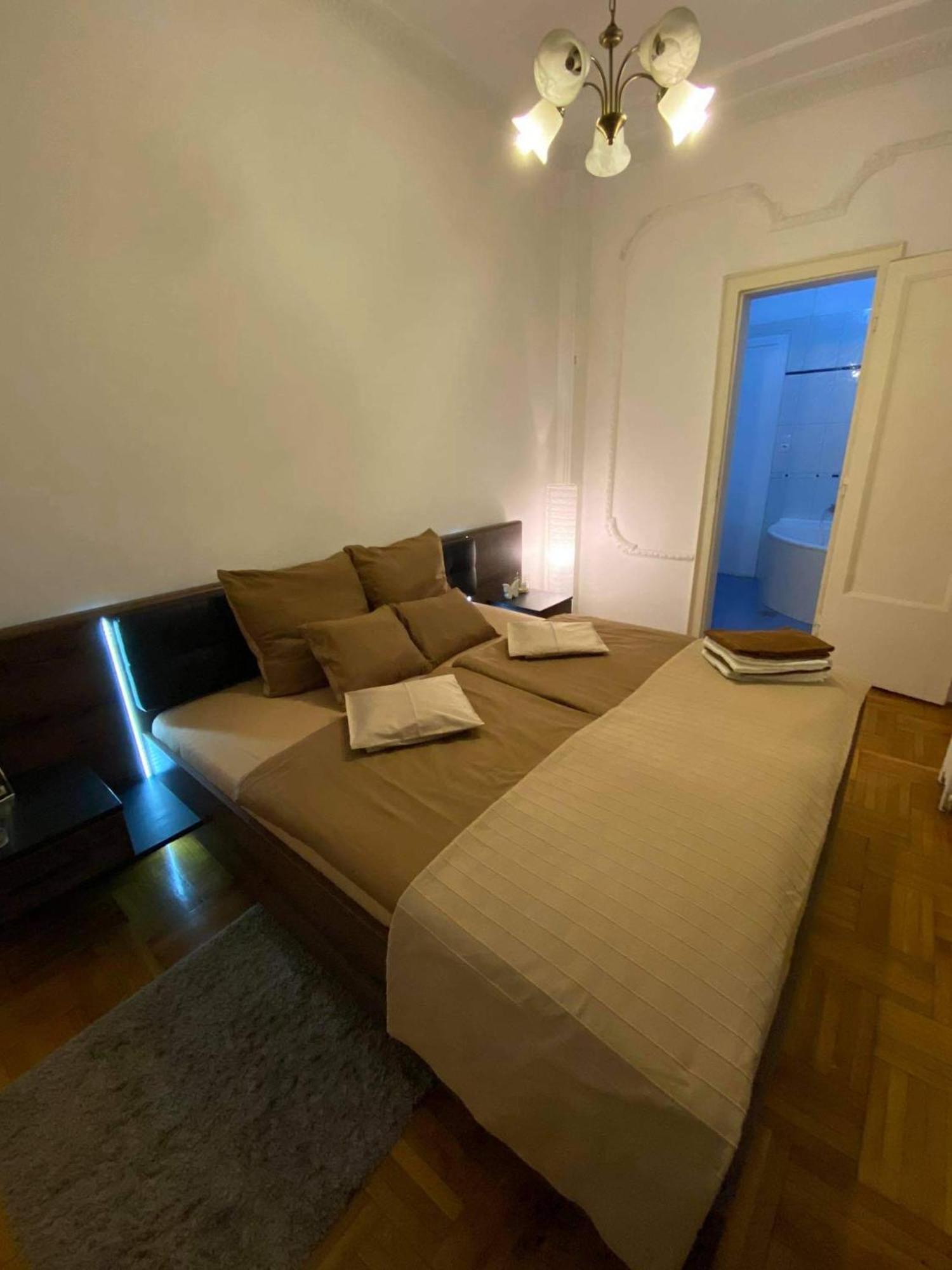 & And Center Apartamento *