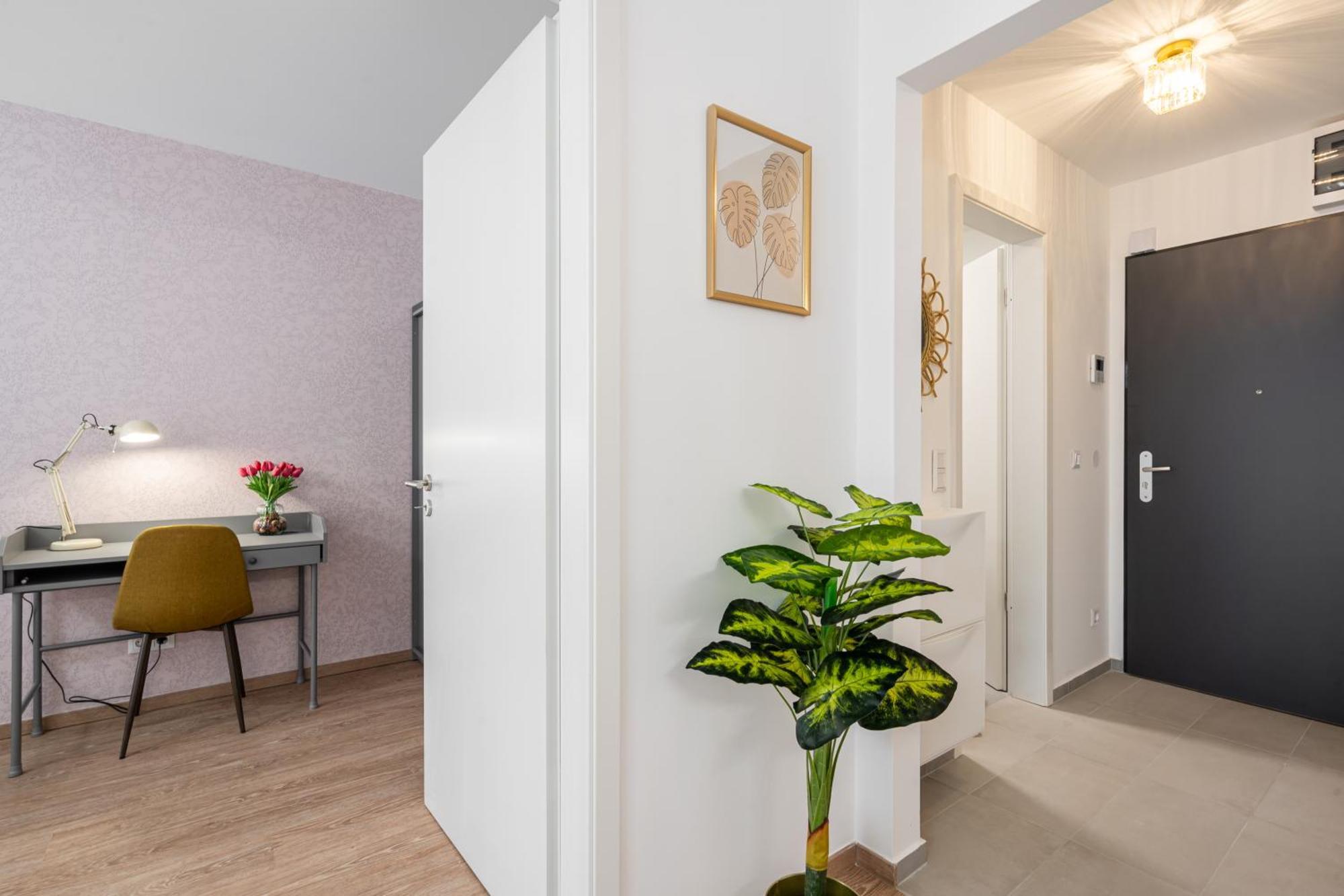Apartman Near The River 2 *
