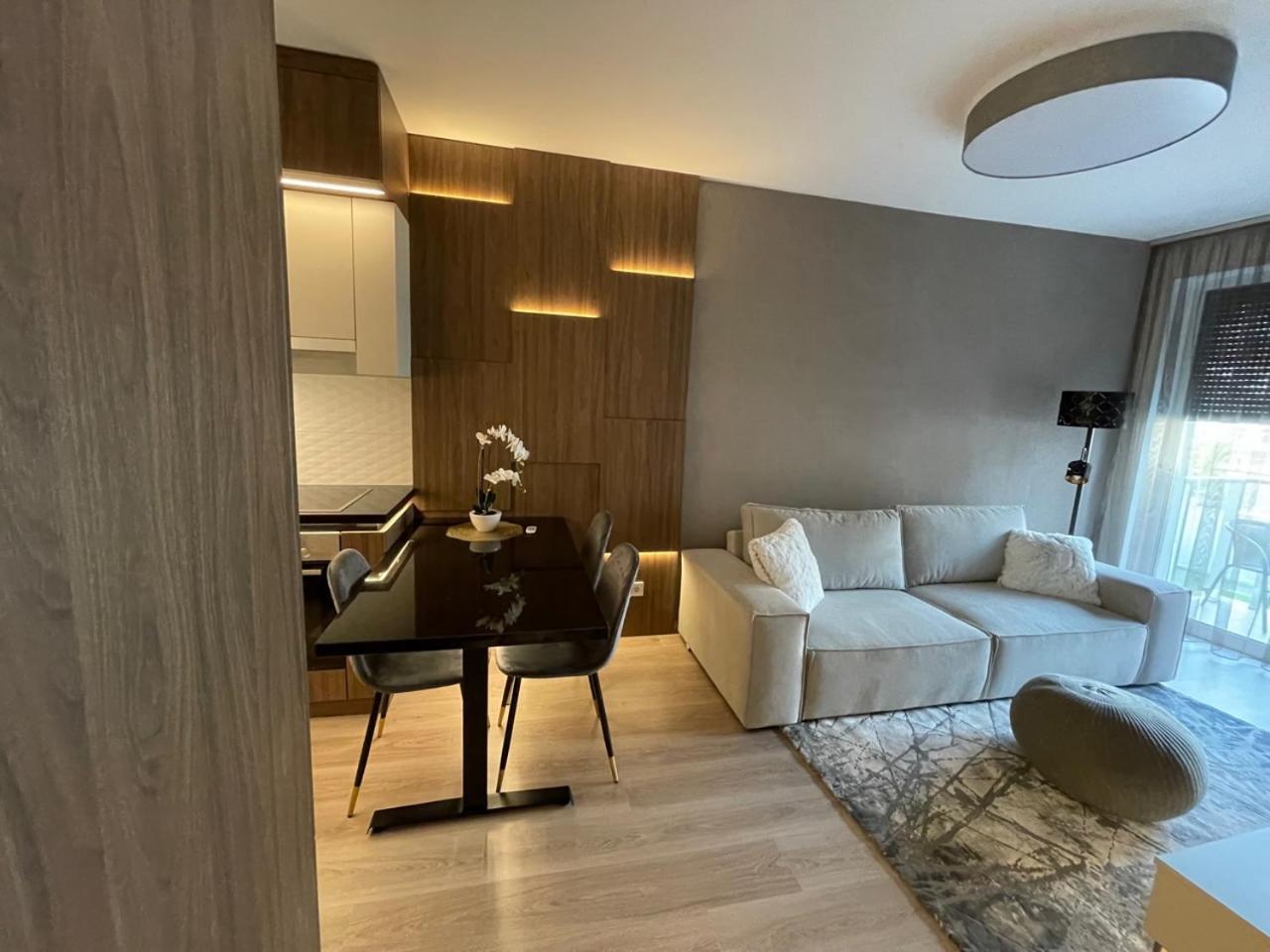 Karzo Lk 204 * Budapest