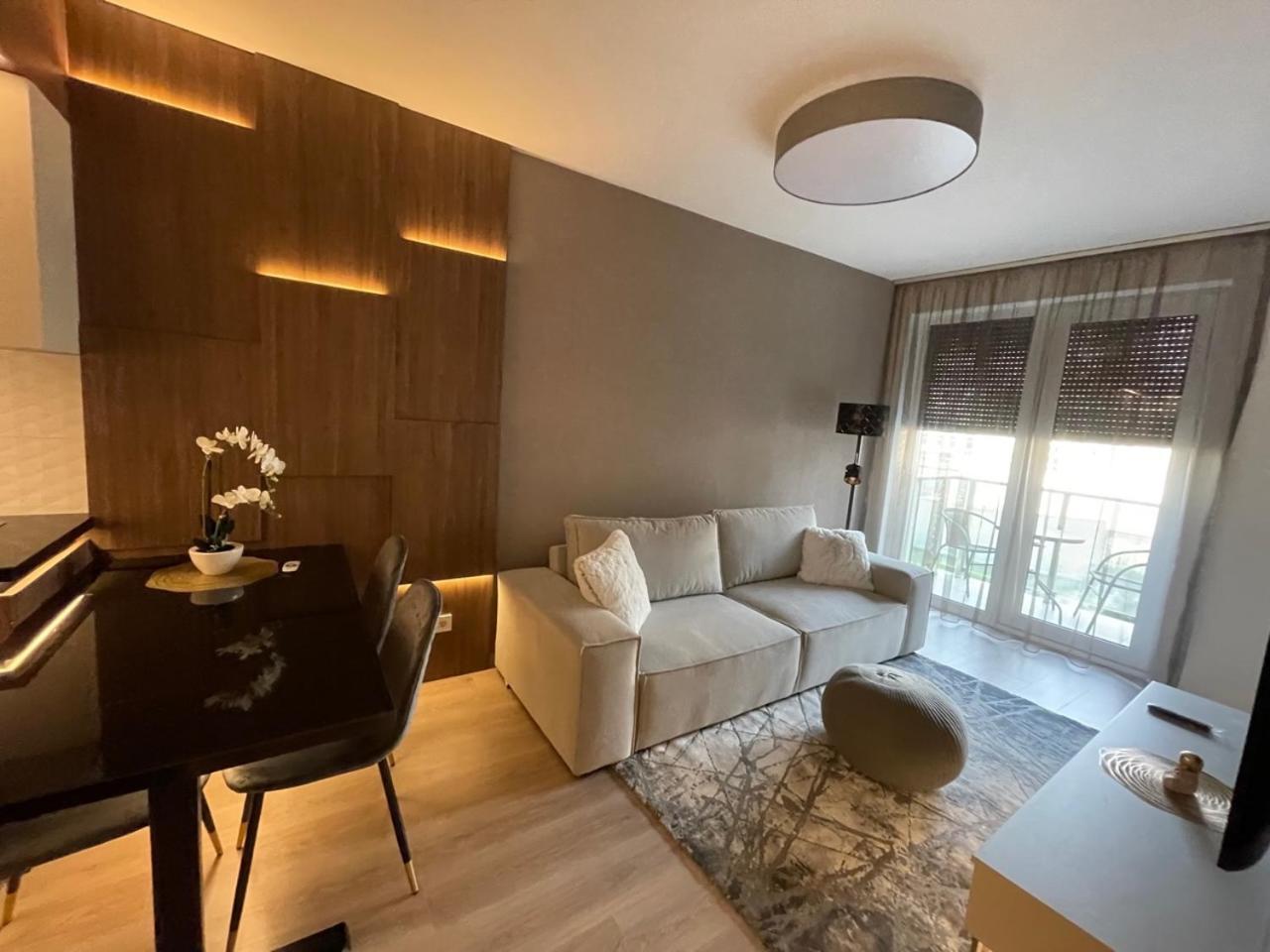 Karzo Lk 204 * Budapest