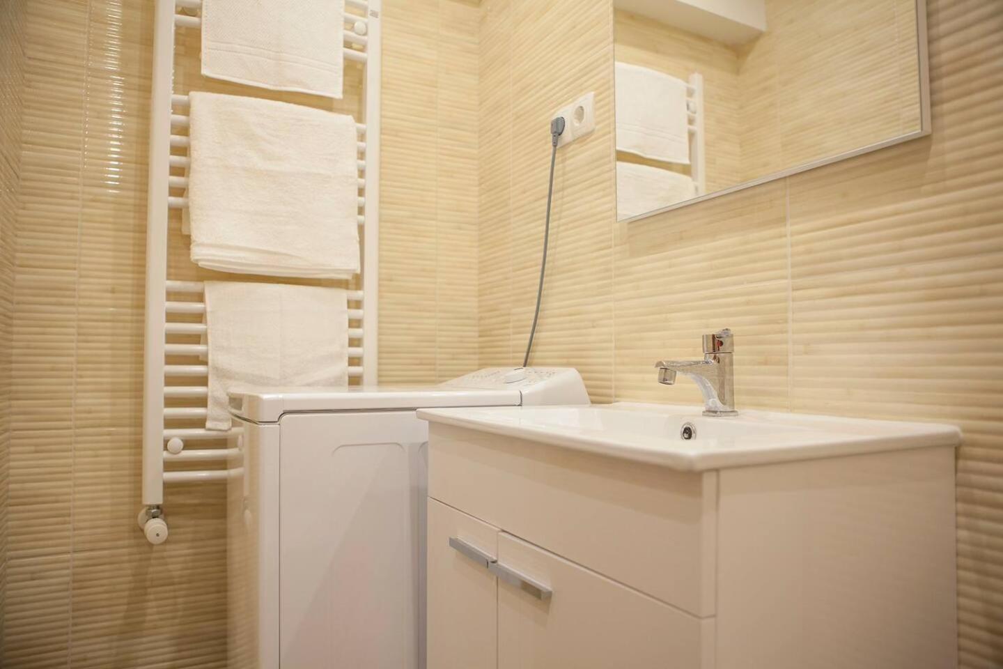Appartement Downtown Csengery 10