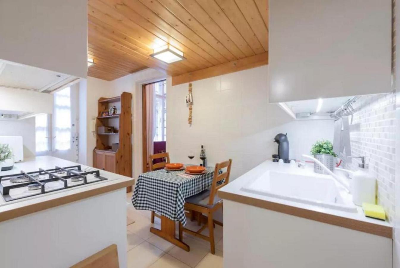 Secluded Mezzanine Near Astoria Apartamento *