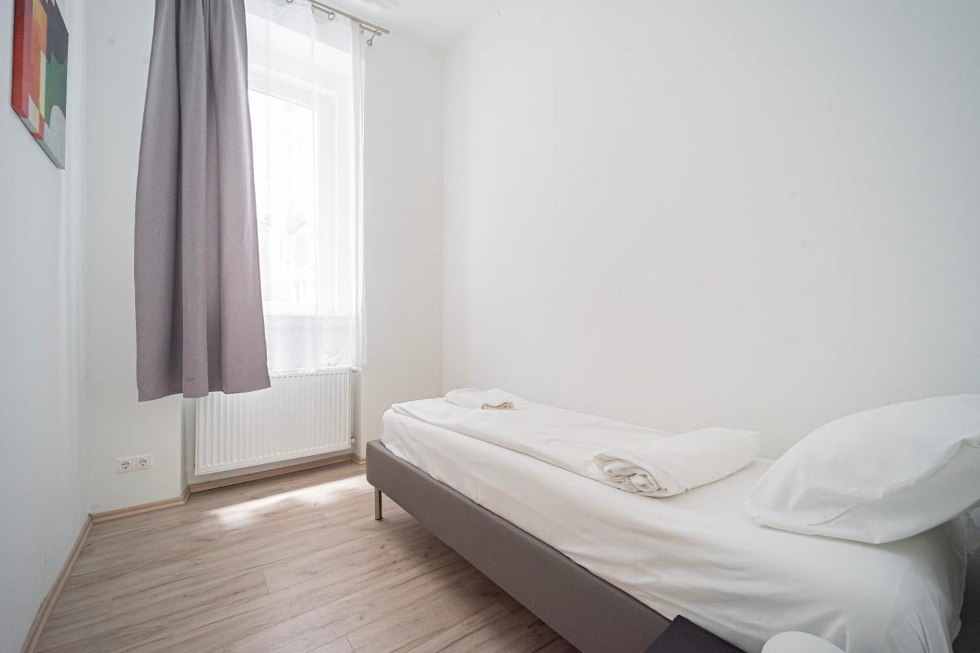 Apartment Casabella - 2 Bedroom Near To Andrassy Ave *