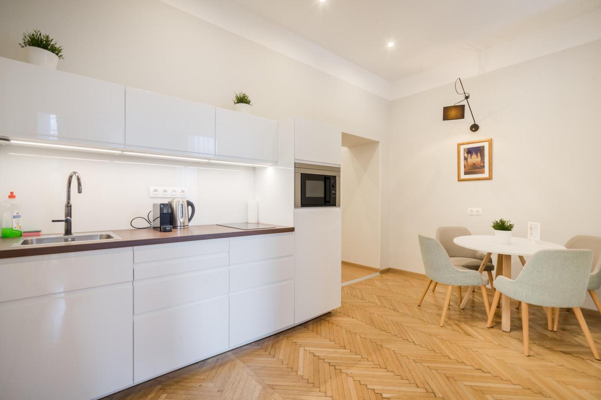 City Block Apartman *
