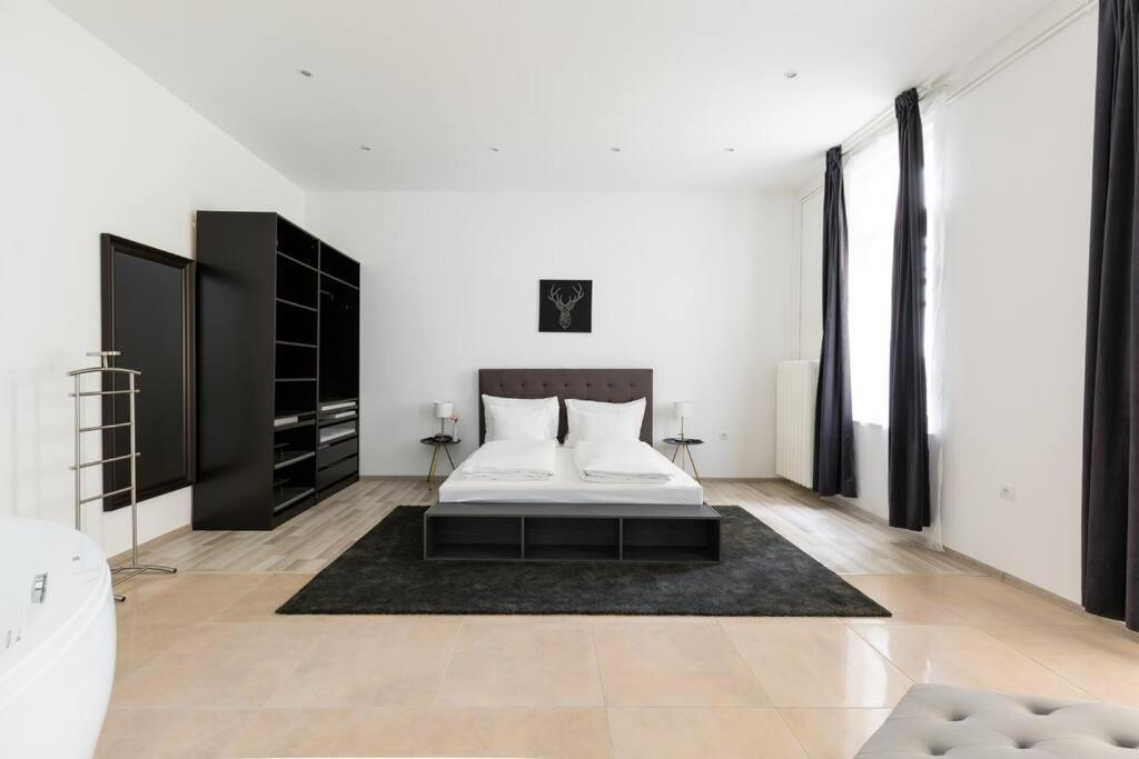 Grand Luxury On The Broadway W Jacuzzi Appartamento *