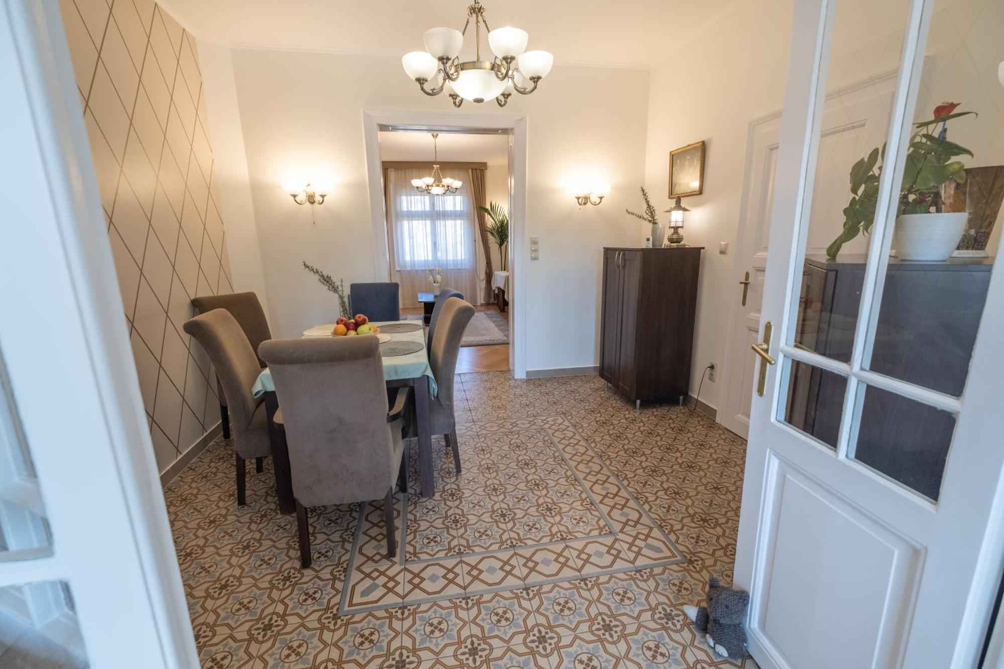 Villa Giovanni's Airport House