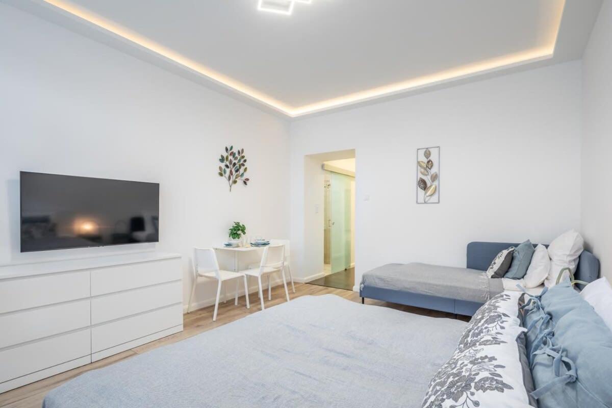 Modern In Downtown Area Appartamento *