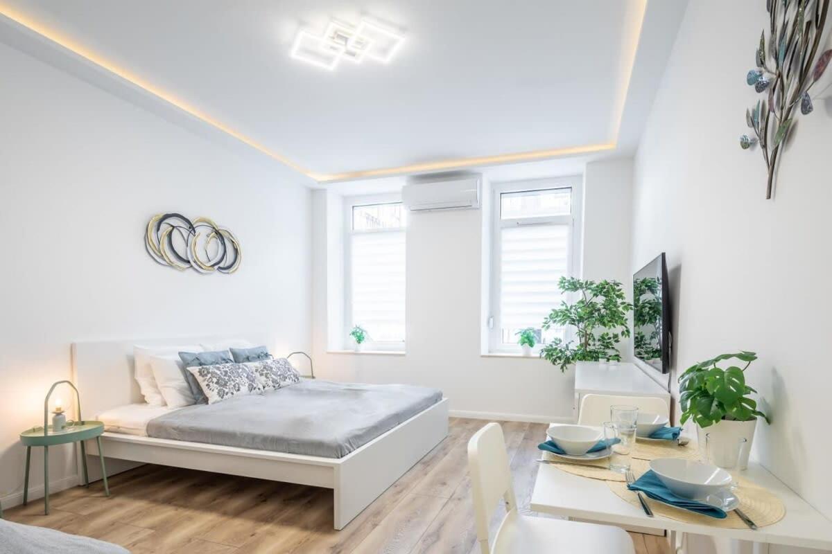 Modern In Downtown Area * Budapest