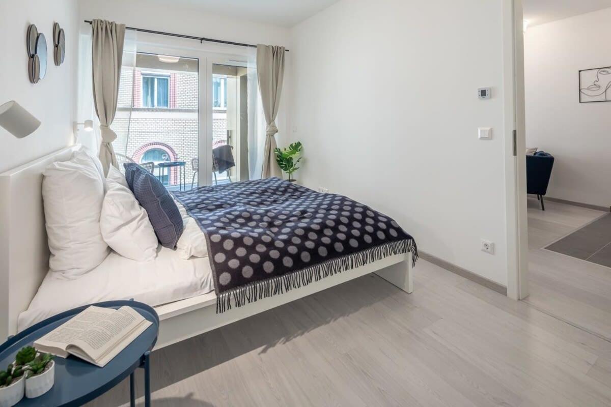 Modern In Authentic Area Apartment Budapest