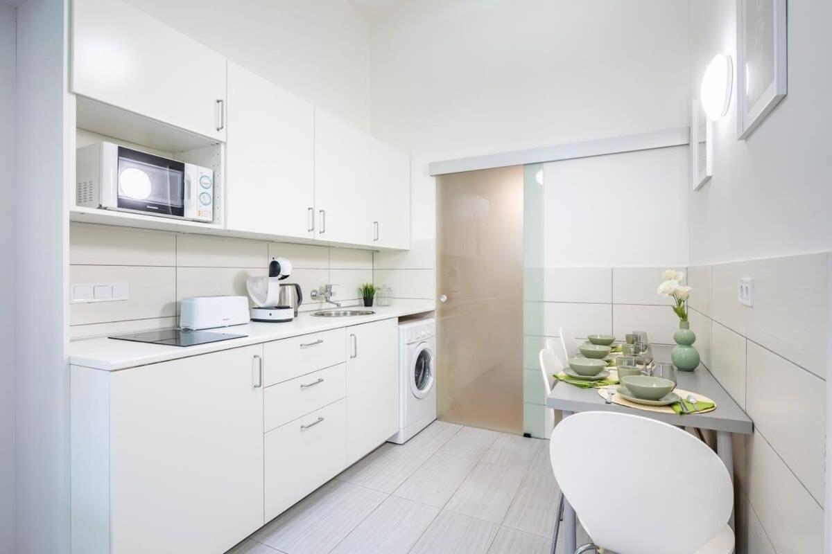 Comfy And Bright In The Center Appartement
