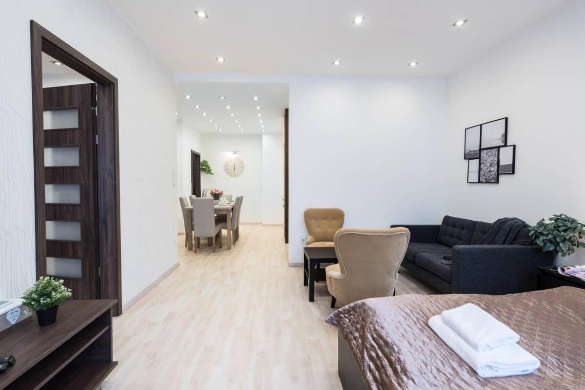Very Modern And Cozy Ac Apartment