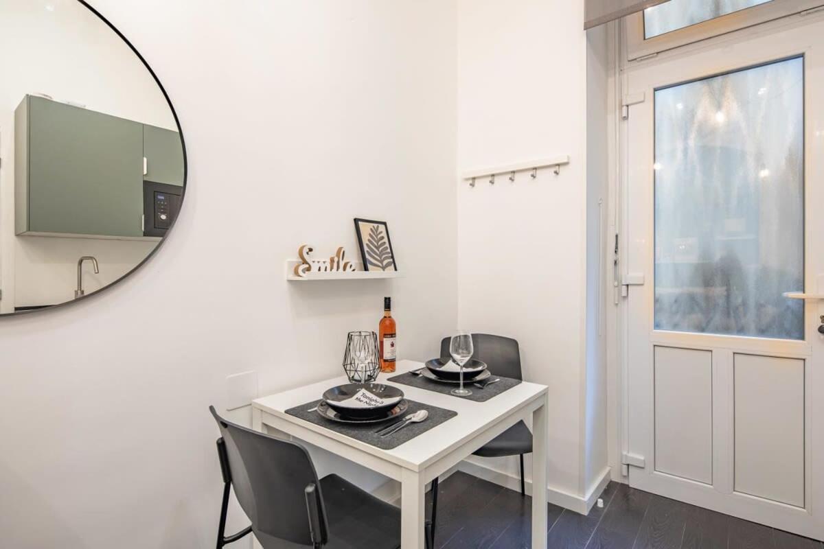 Mini - New - Elegant Downtown Retreat Budapešť