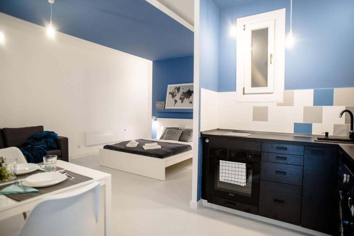Cute, New And Modern In The Center *