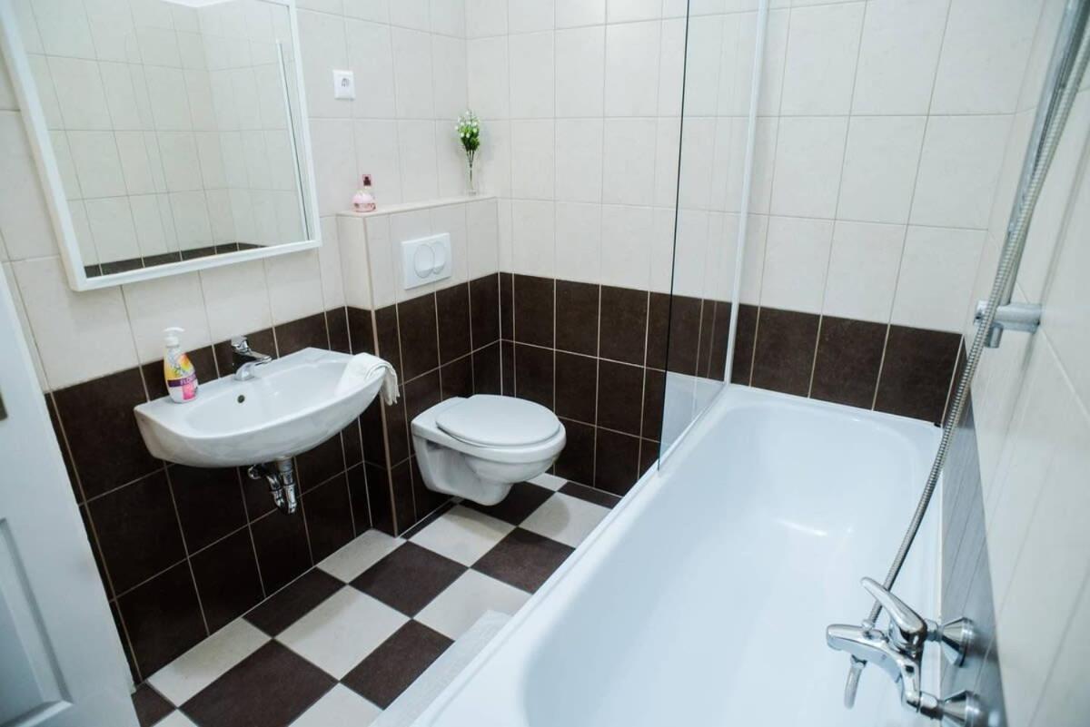 Appartement Very Spacious Ac *