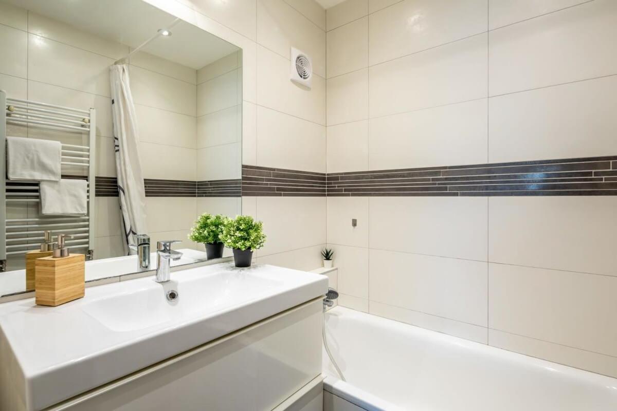 Apartman Cozy Quiet With A Balcony *