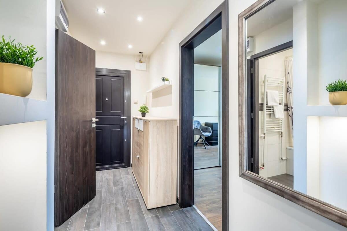Apartman Cozy Quiet With A Balcony *