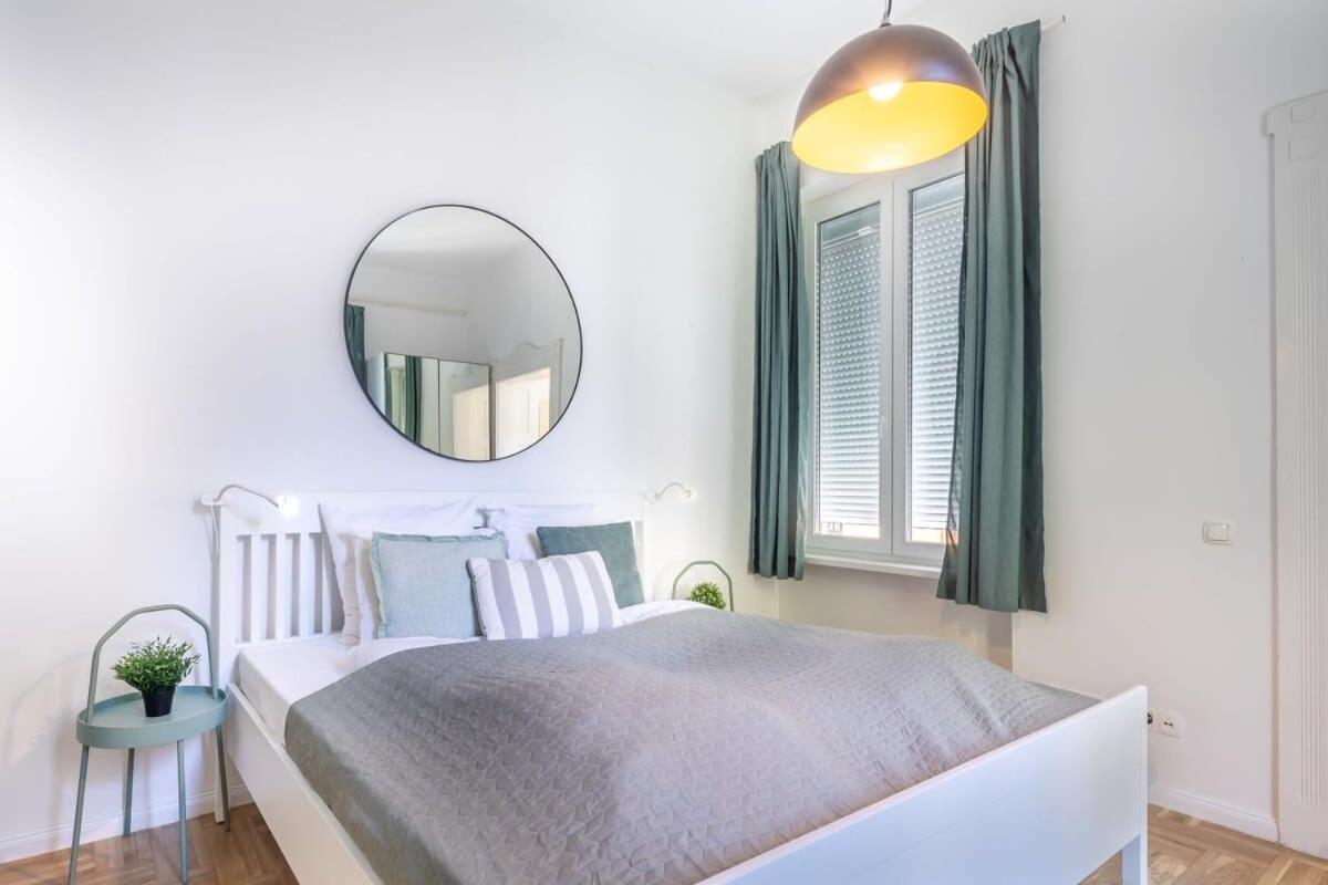 Lovely & Cozy With A C Apartment Budapest