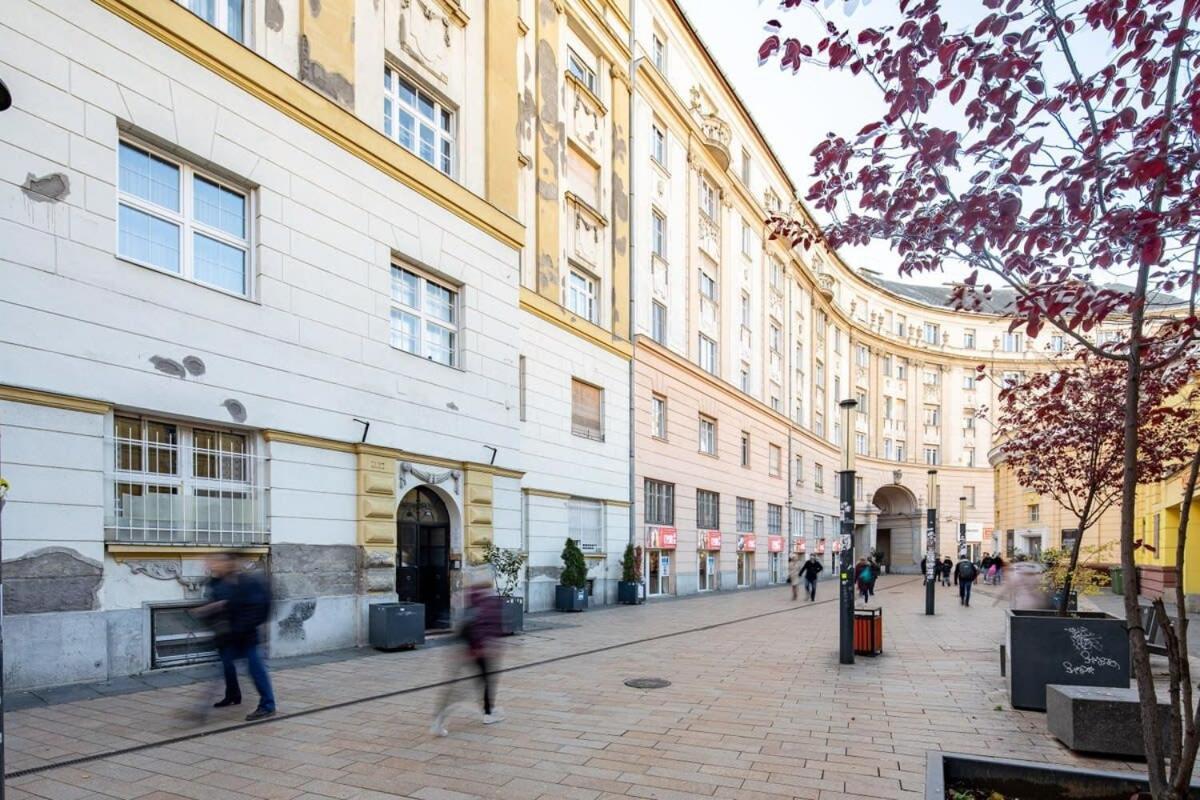 Historic Grace, Classical At Corvin Budapest