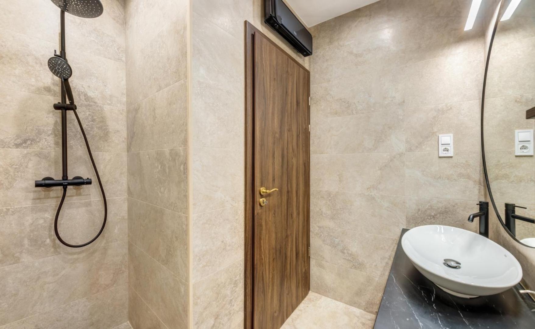 Mega - Elegance - No Deposit Needed *