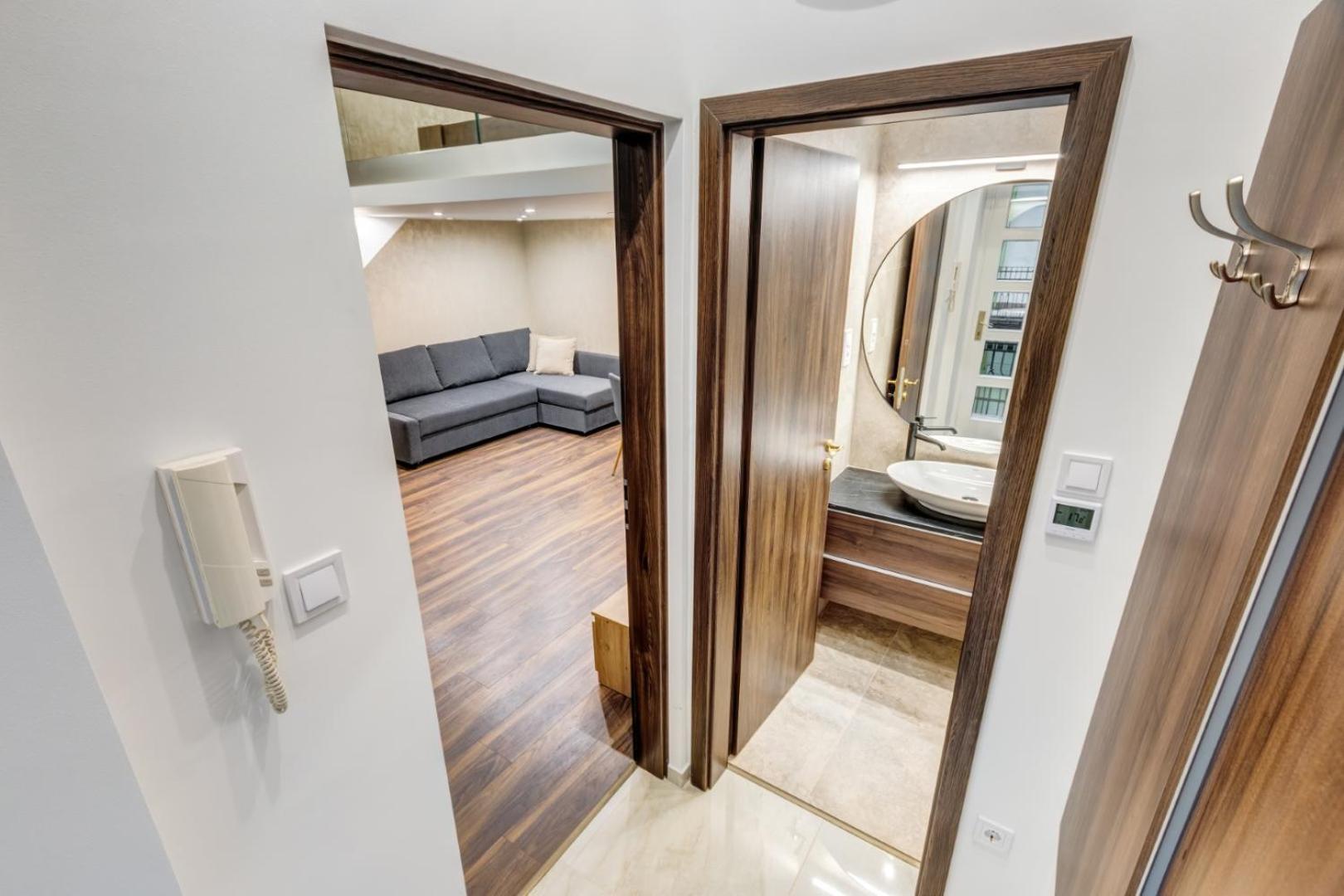 Mega - Elegance - No Deposit Needed Apartment