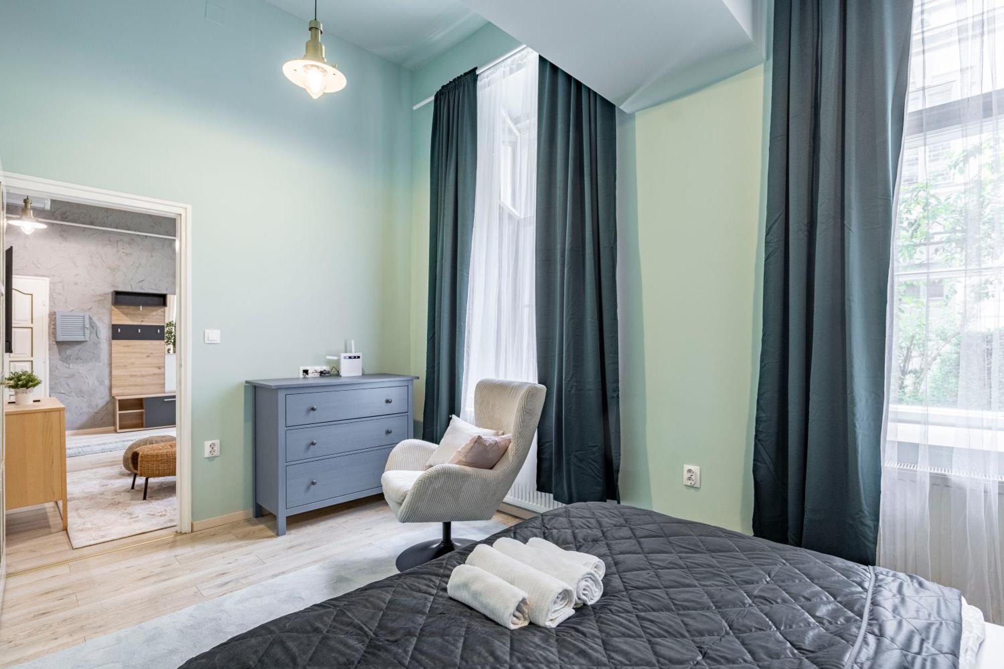 Apartment Hidden Gem With Terrace On The Andrassy Fashion Road *