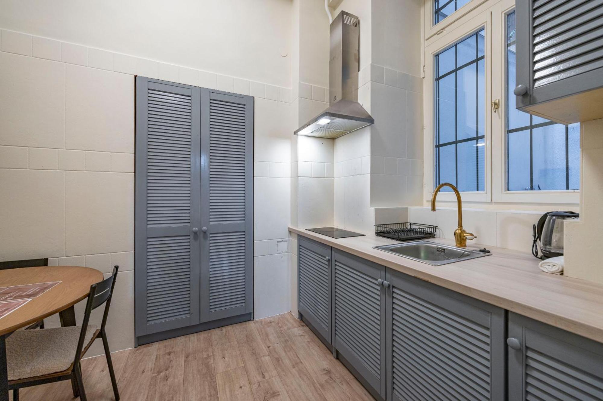 Hidden Gem With Terrace On The Andrassy Fashion Road Apartment *