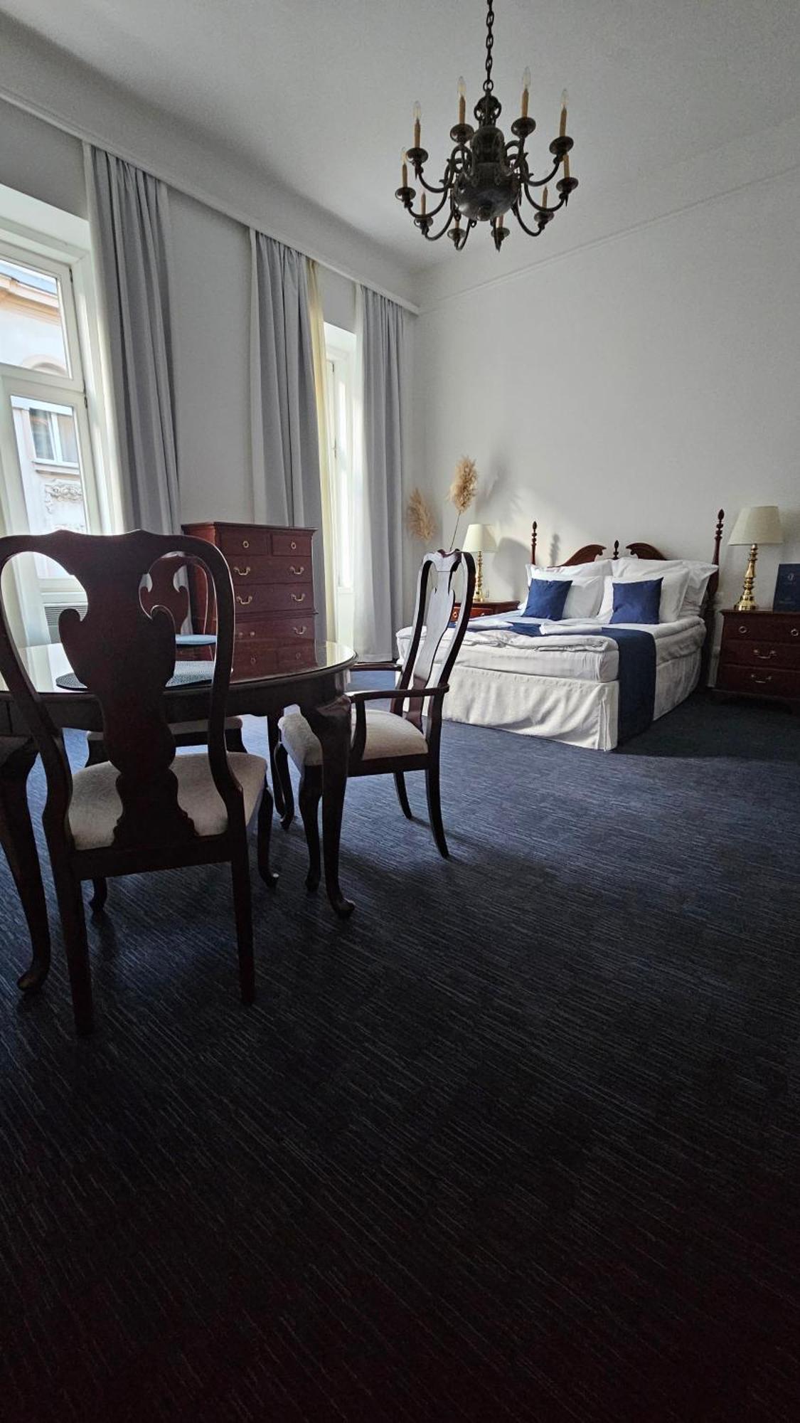 Opera16 Guestrooms Budapest