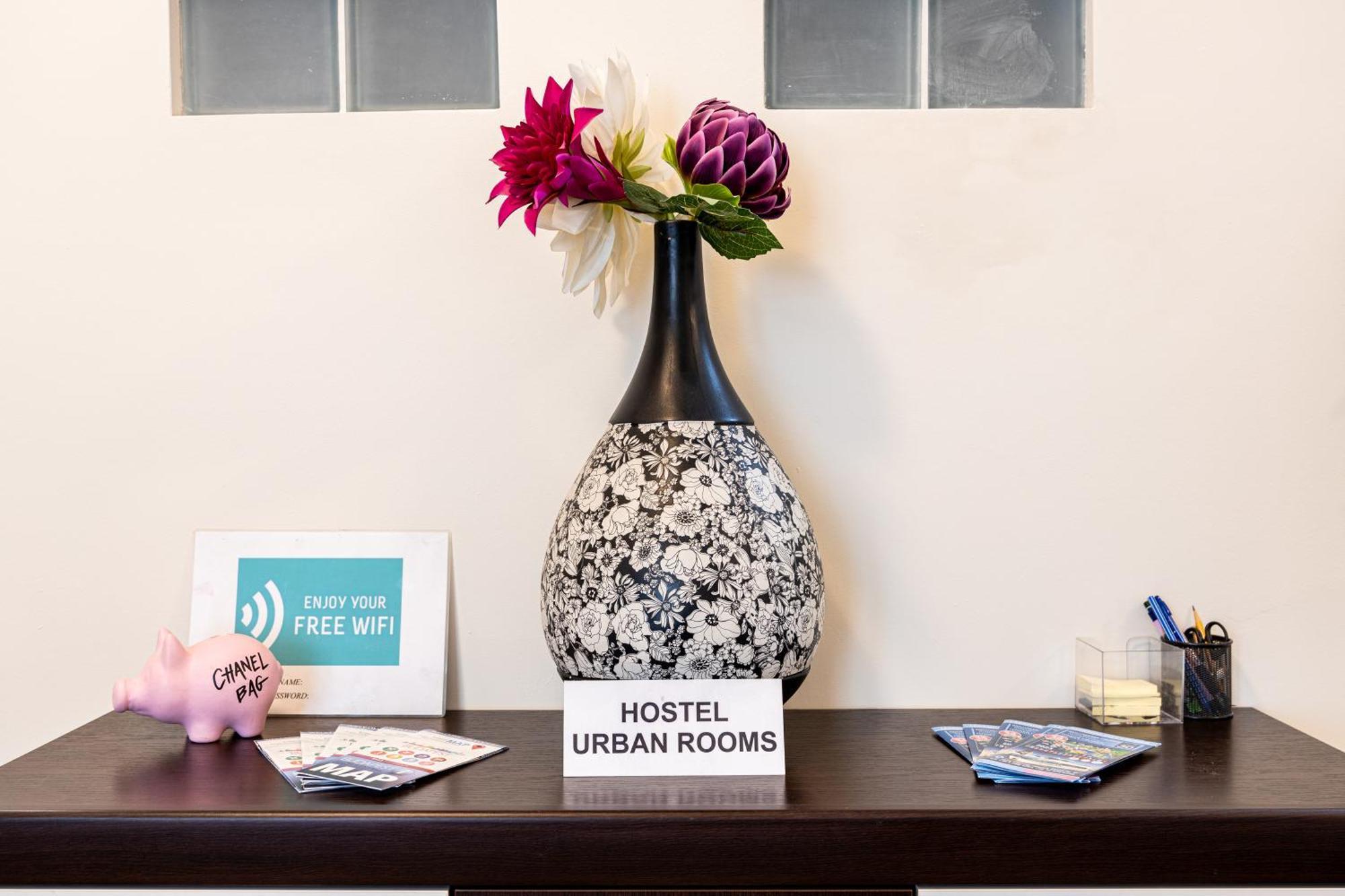 Urban Hostal