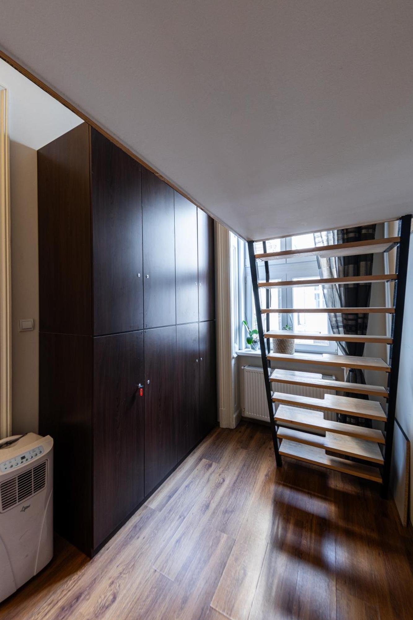 Urban Hostal *