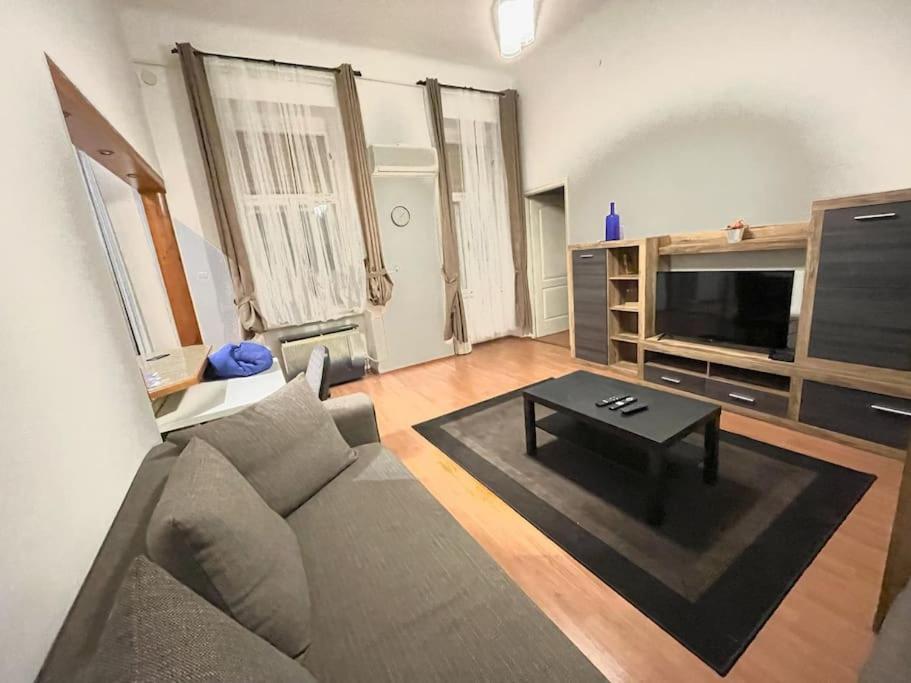 Csengery Appartement *