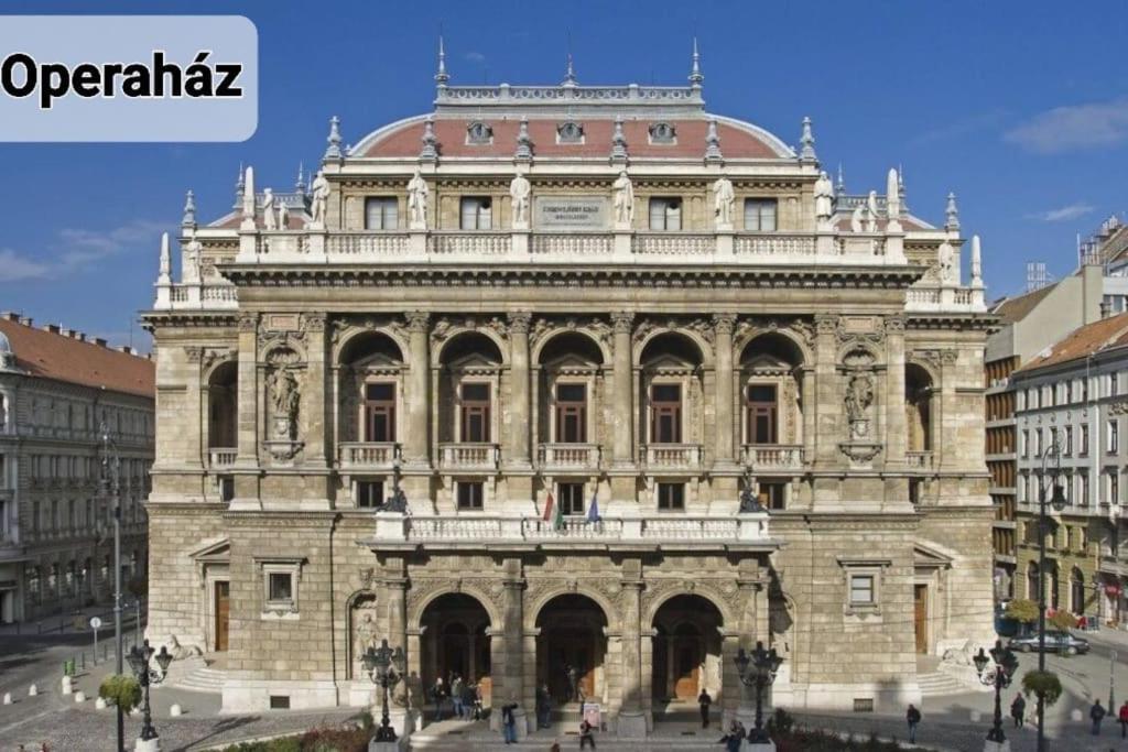 Royal In The Center With Free Parking! Apartman Budapest