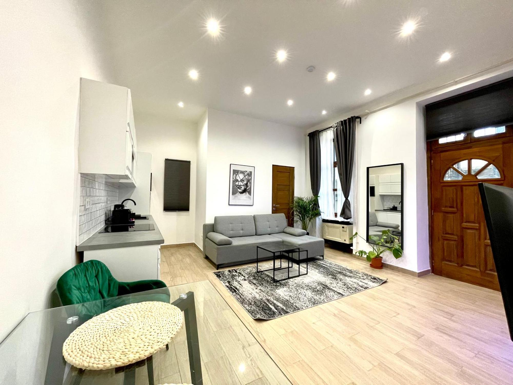 Smart Near The Westend City Center