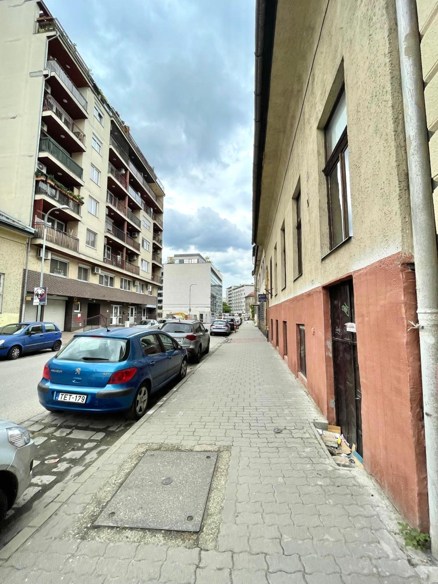 Smart Near The Westend City Center Apartment Budapest