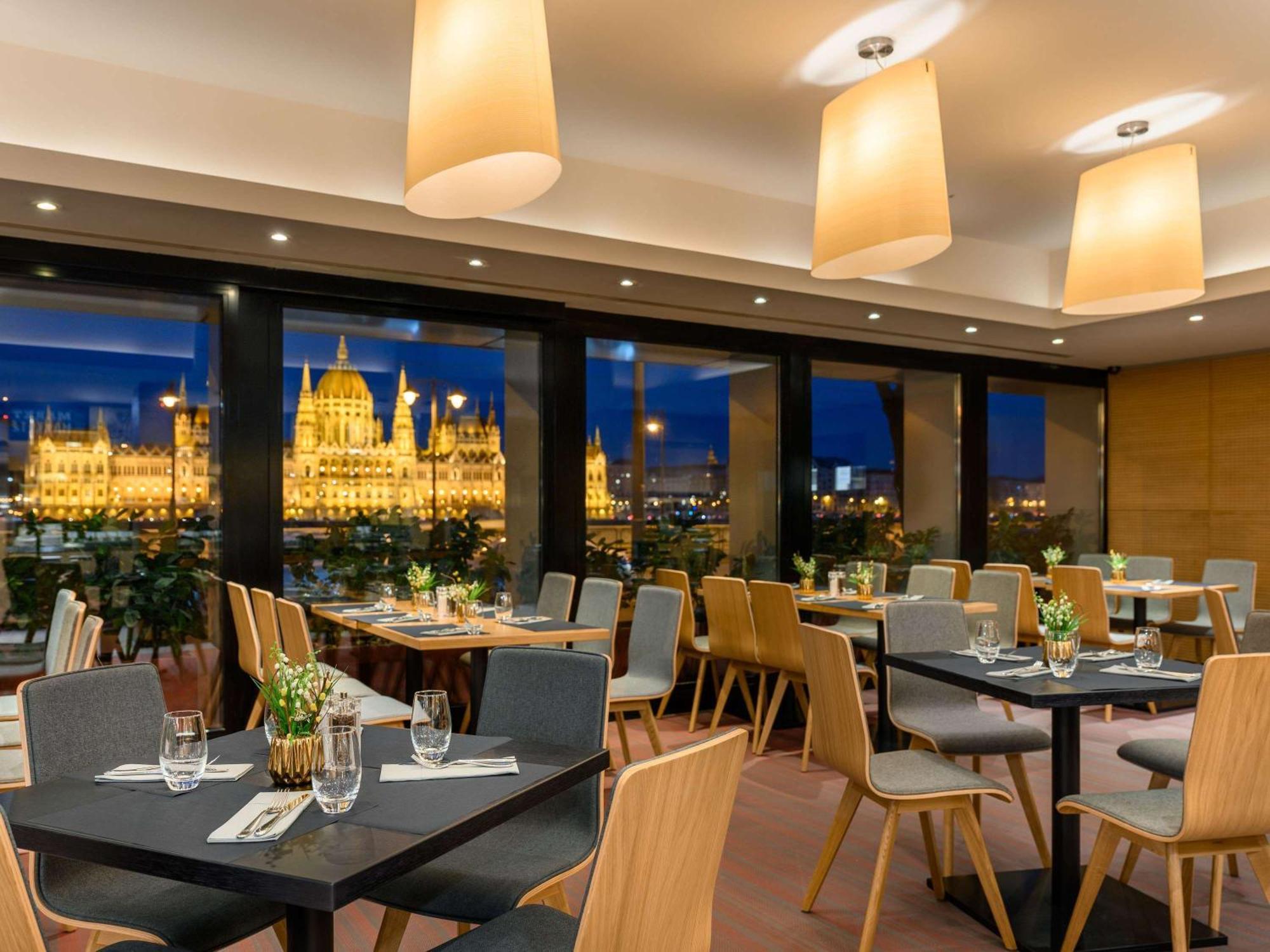 Hotel Novotel Danube 4*