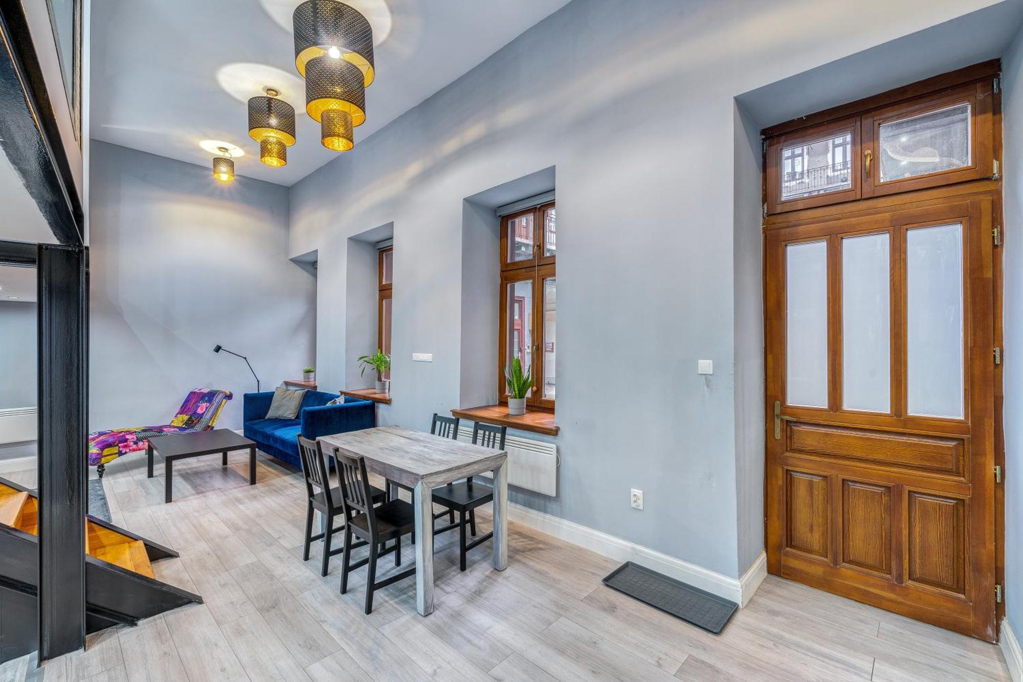 Azure Oasis In The Heart Of The Apartamento *