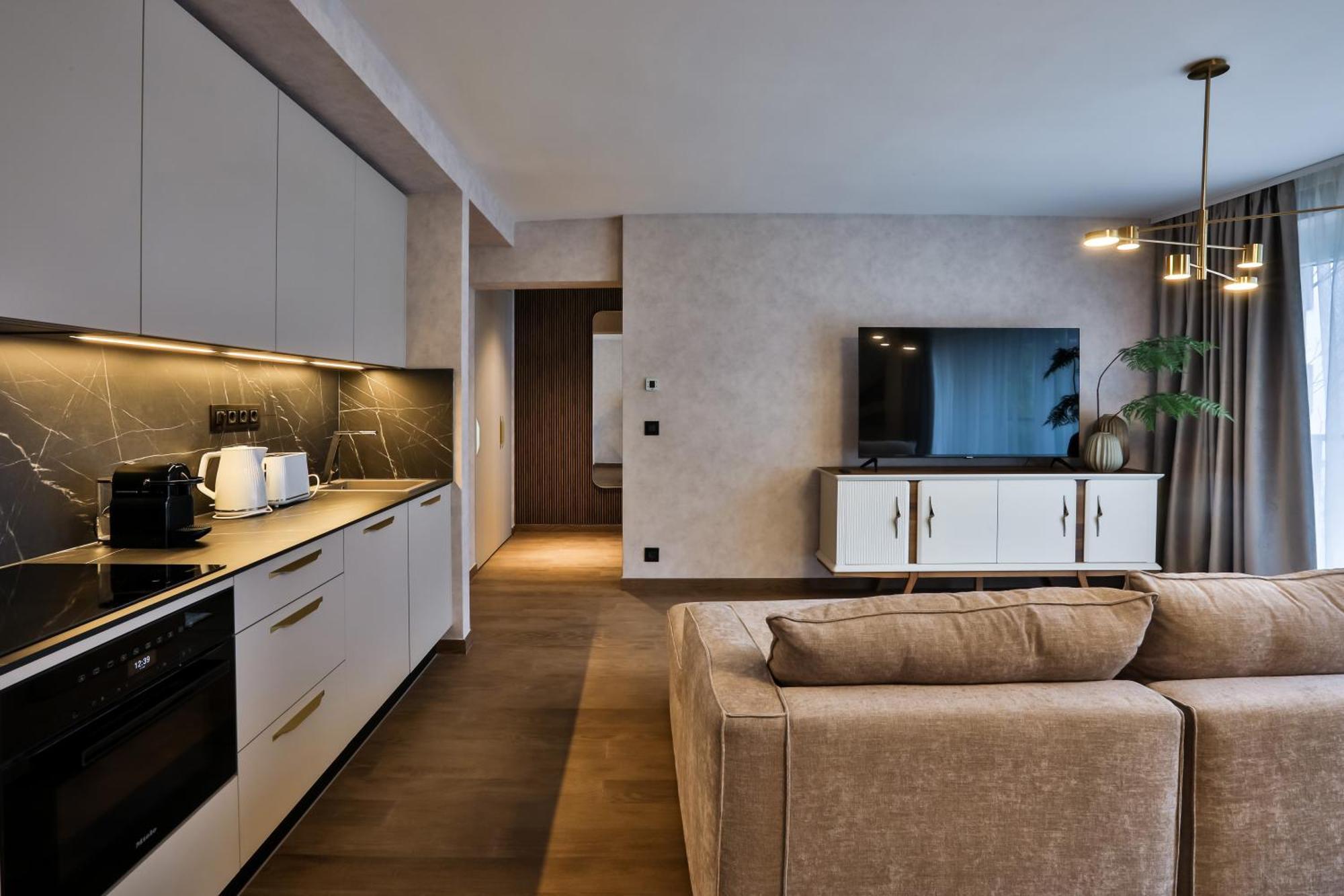 Sun Hill Luxury