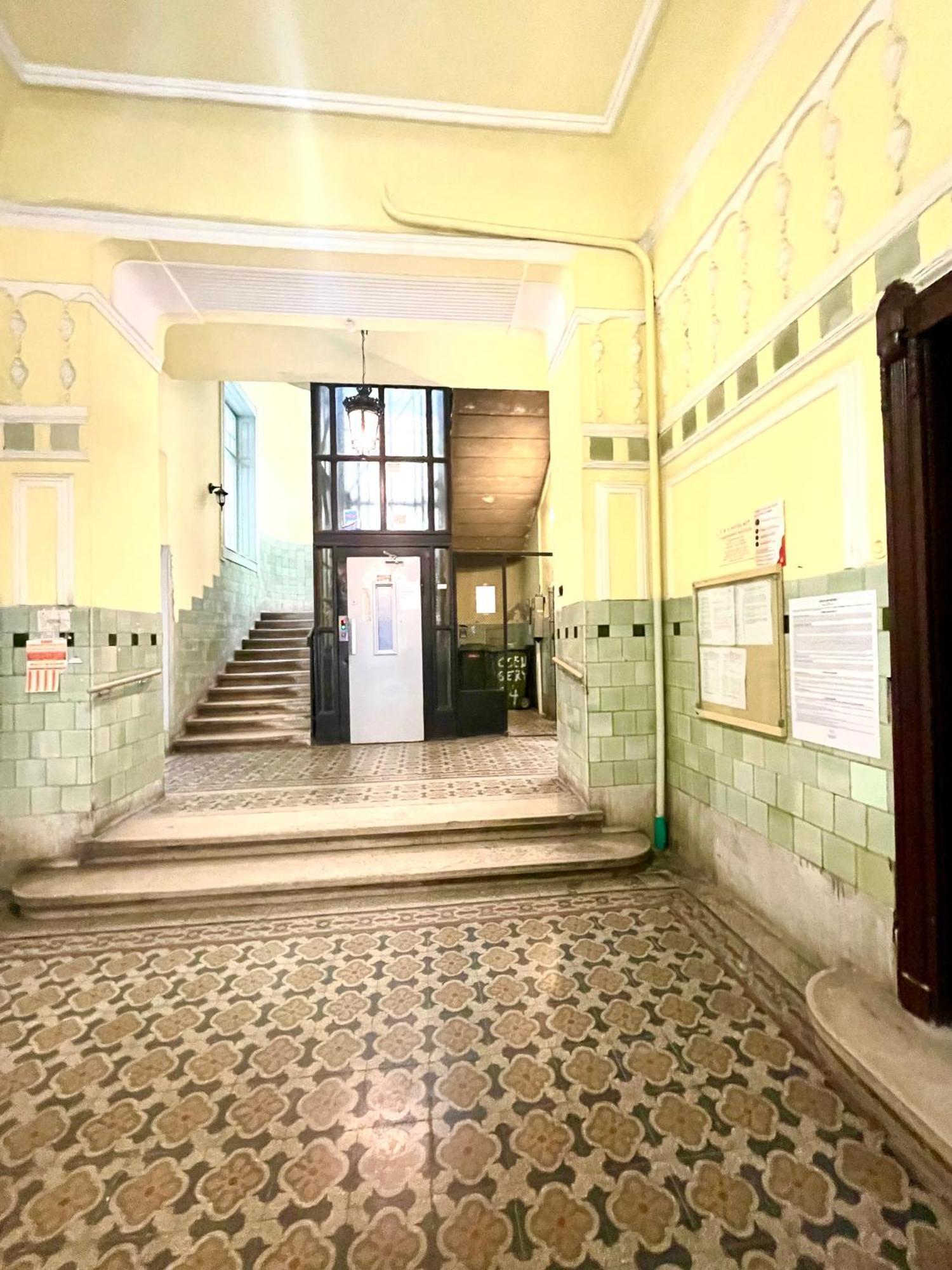 Apartment Teresian Near The Andrassy Street Free Air Conditioner Free Coffee Budapest