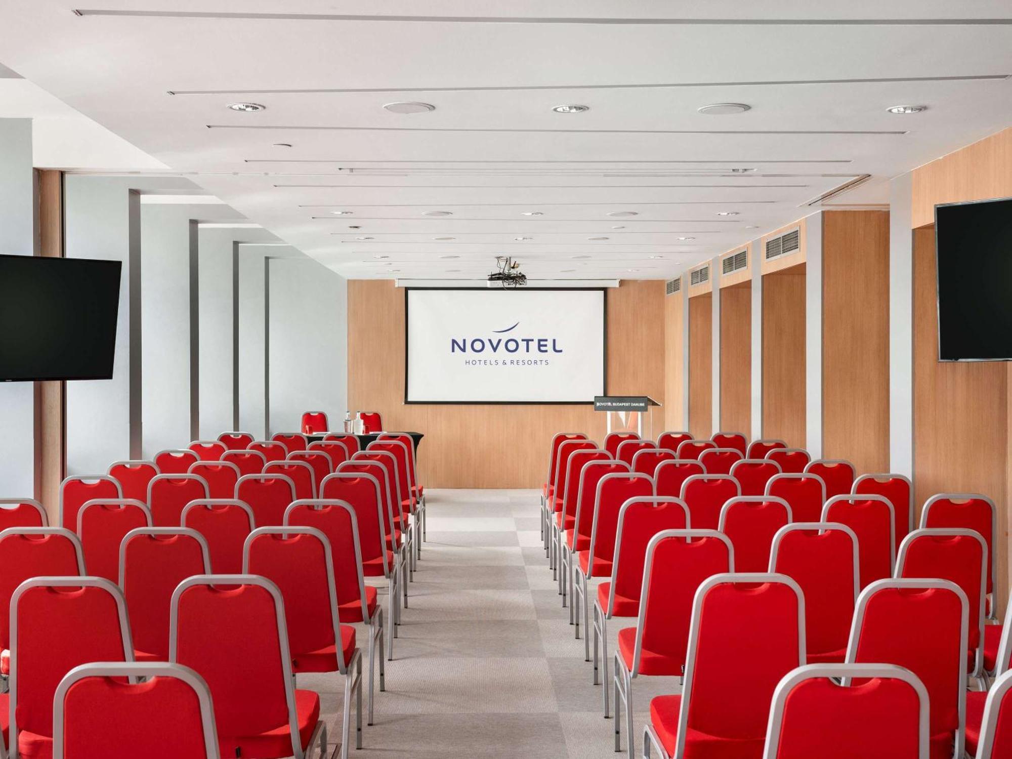 Novotel Danube 4*