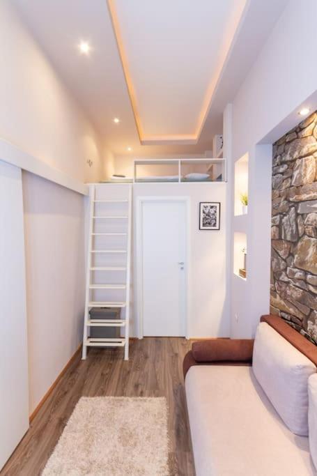 Galerie Grandeur With 2br By Newave *