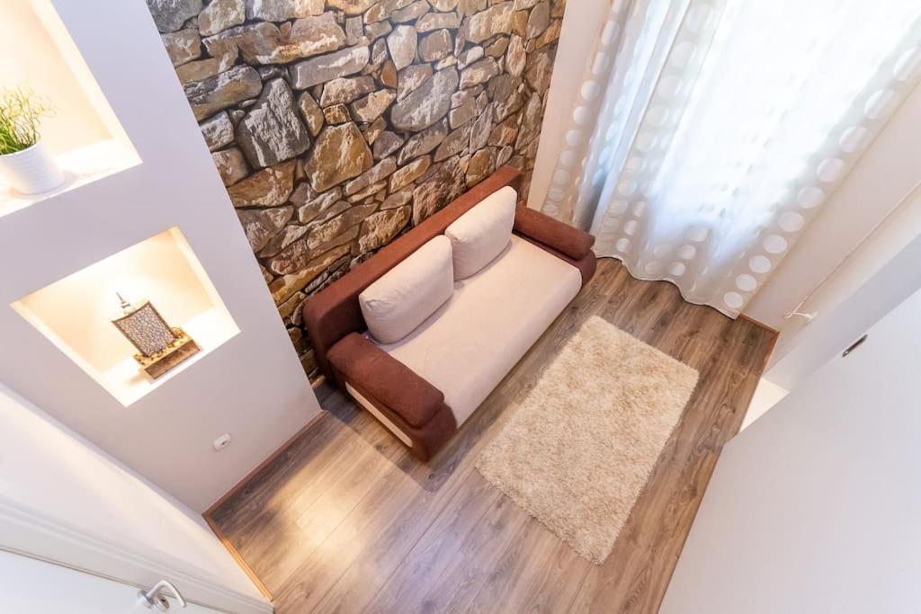 Galerie Grandeur With 2br By Newave Budapest