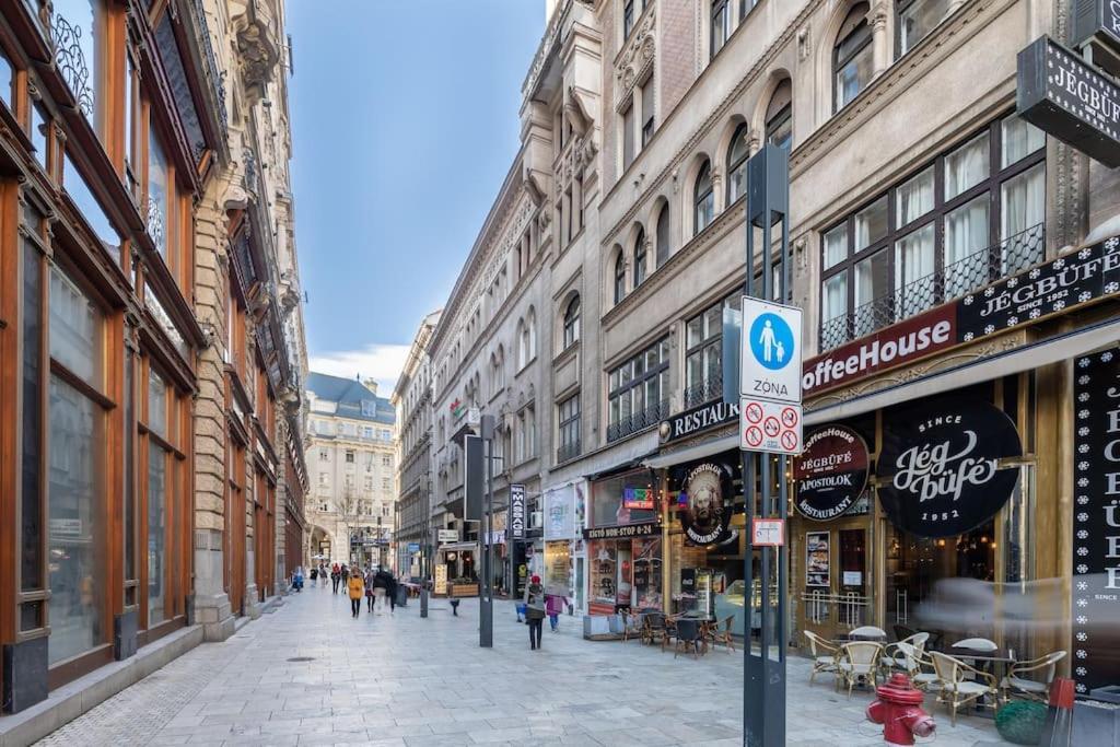 Ultra Location * Budapest