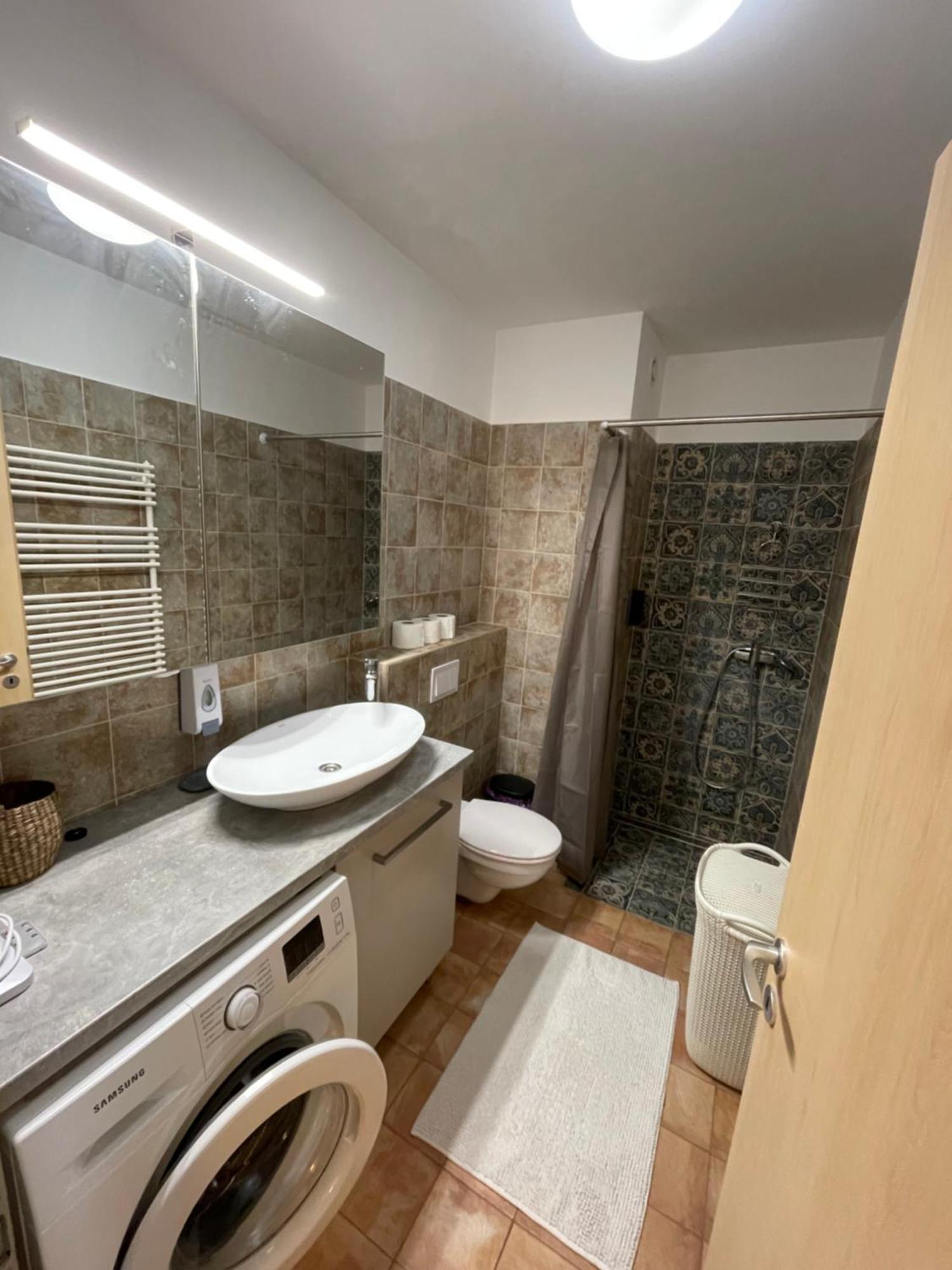 1 Apartman *