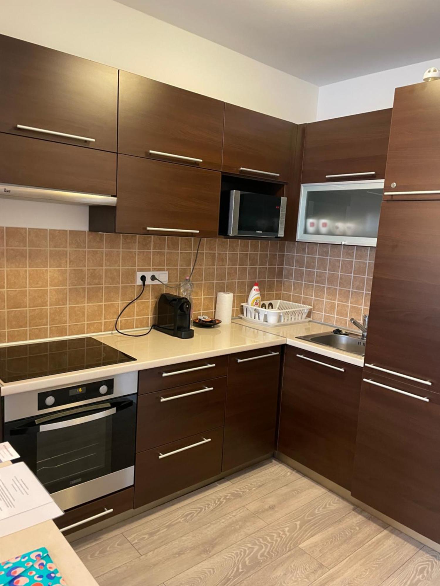 Apartman 1 *