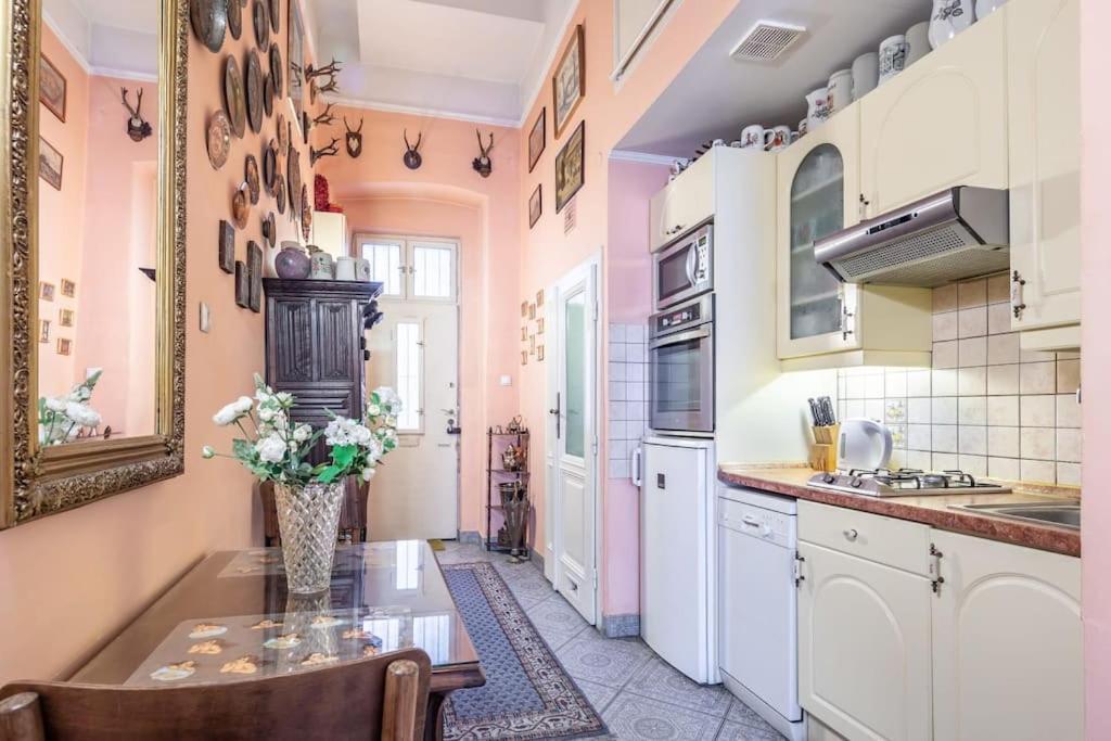 Jozsef-corvin Apartamento *