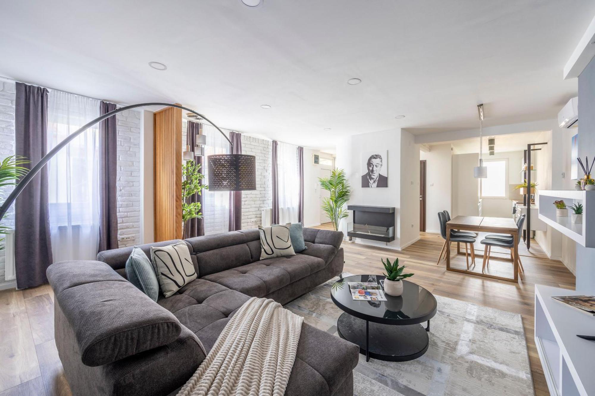 Exclusive & Duplex By Prestige Homes *