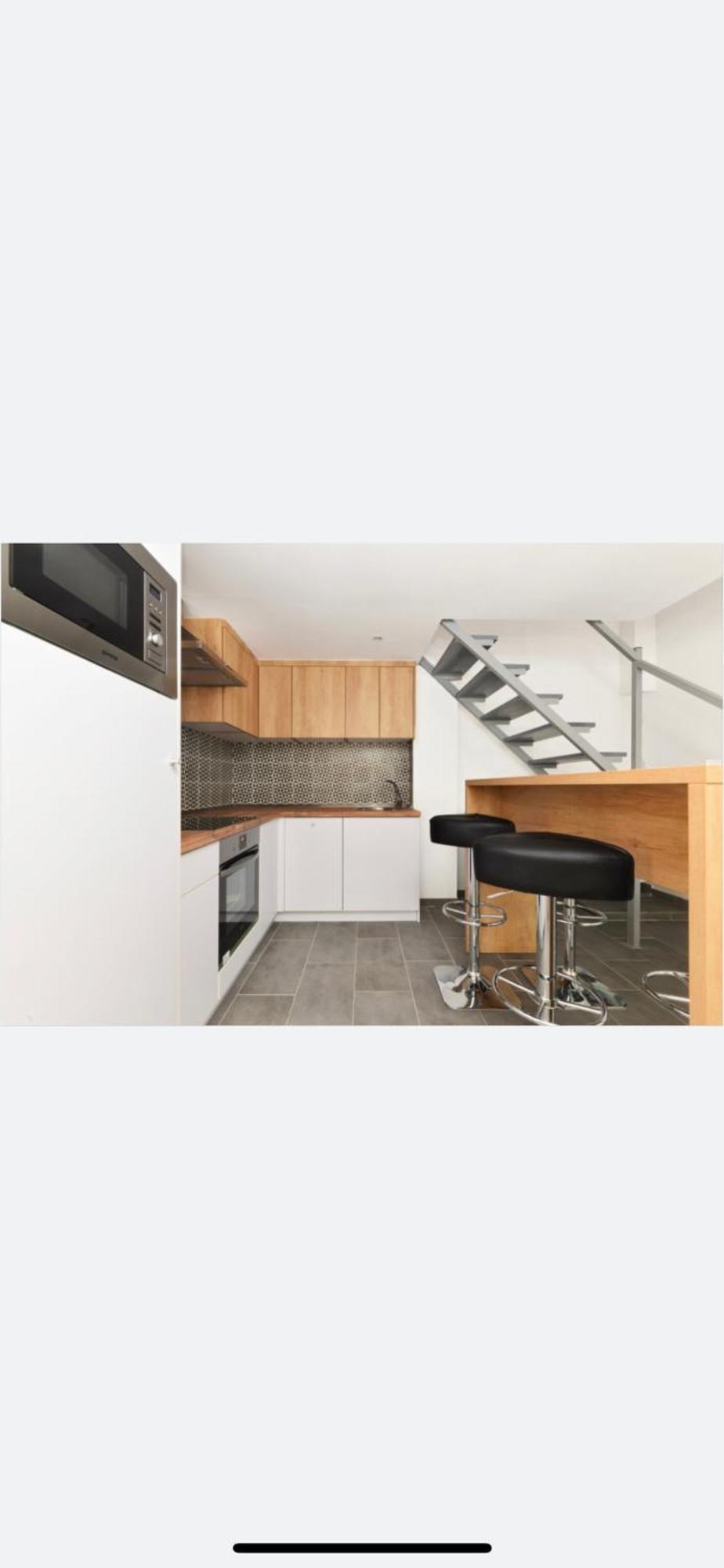 Downtown 5 Bedrooms 4 Bathrooms Raday Stretches Apartment