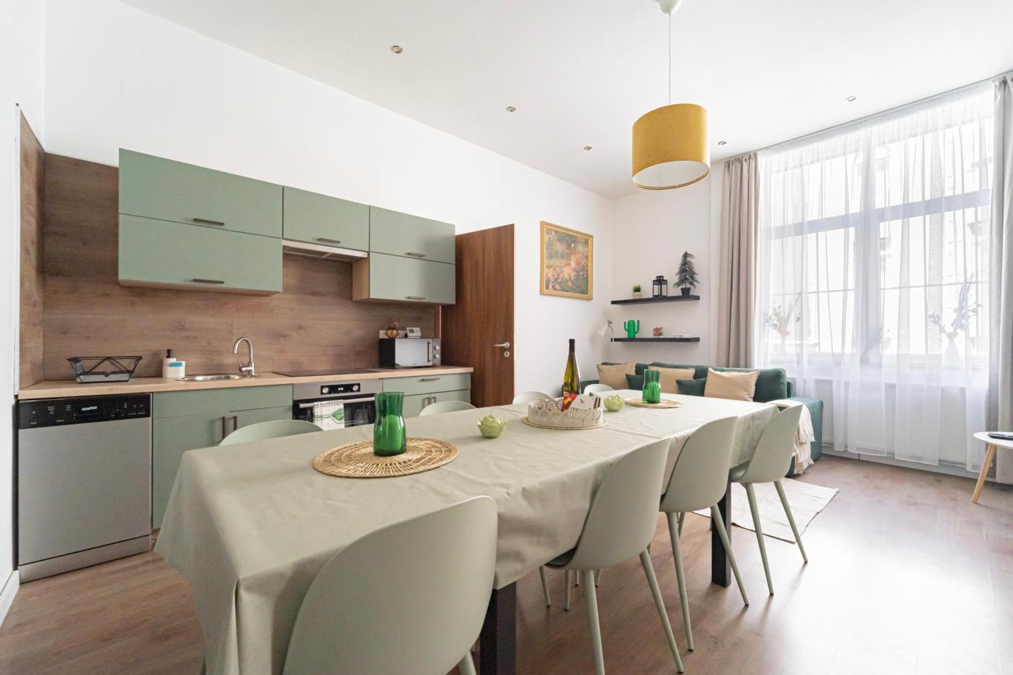 Premium With 4 Bedrooms 3 Bathrooms *