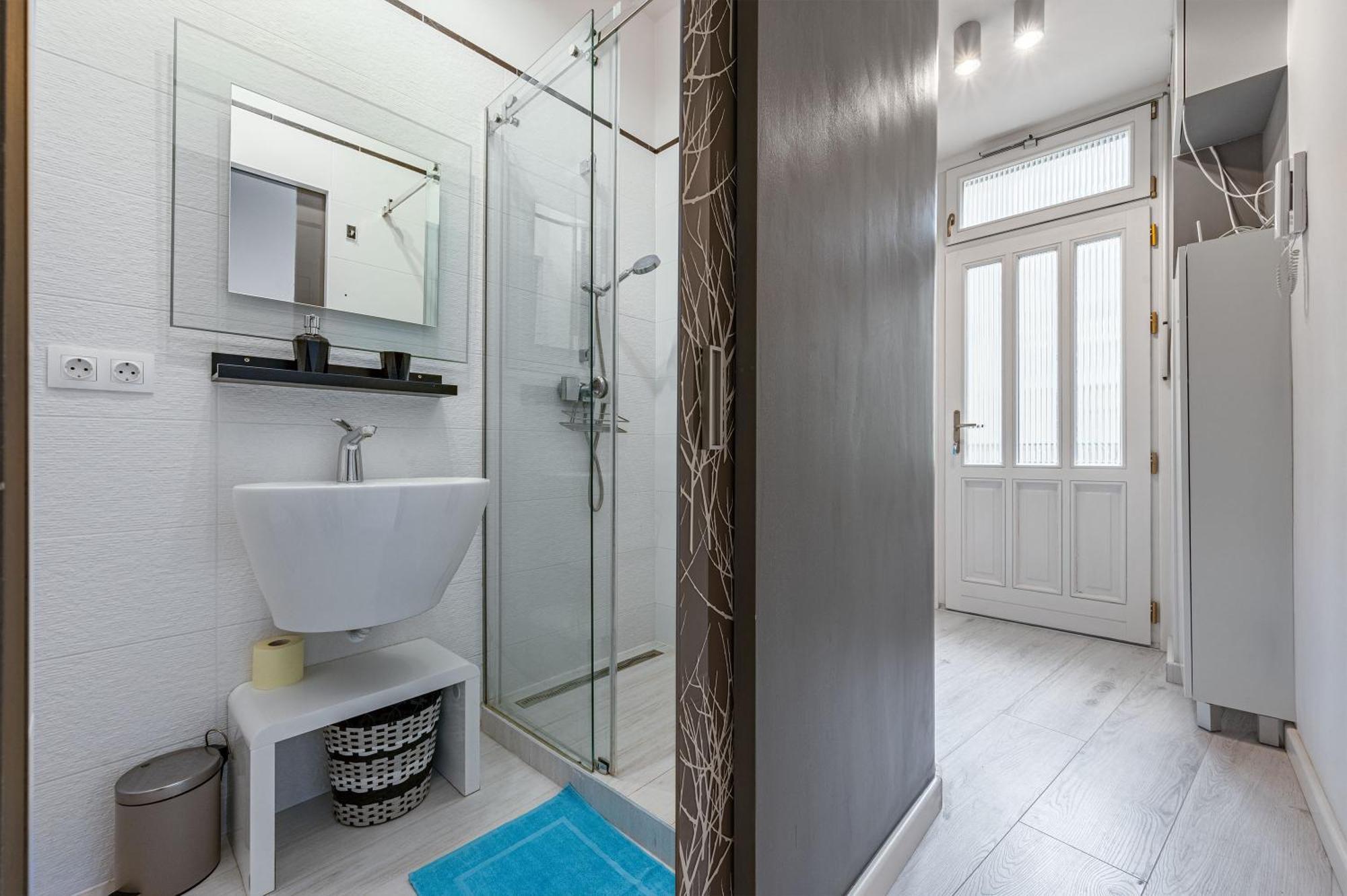 District 6th Sense Apartament *
