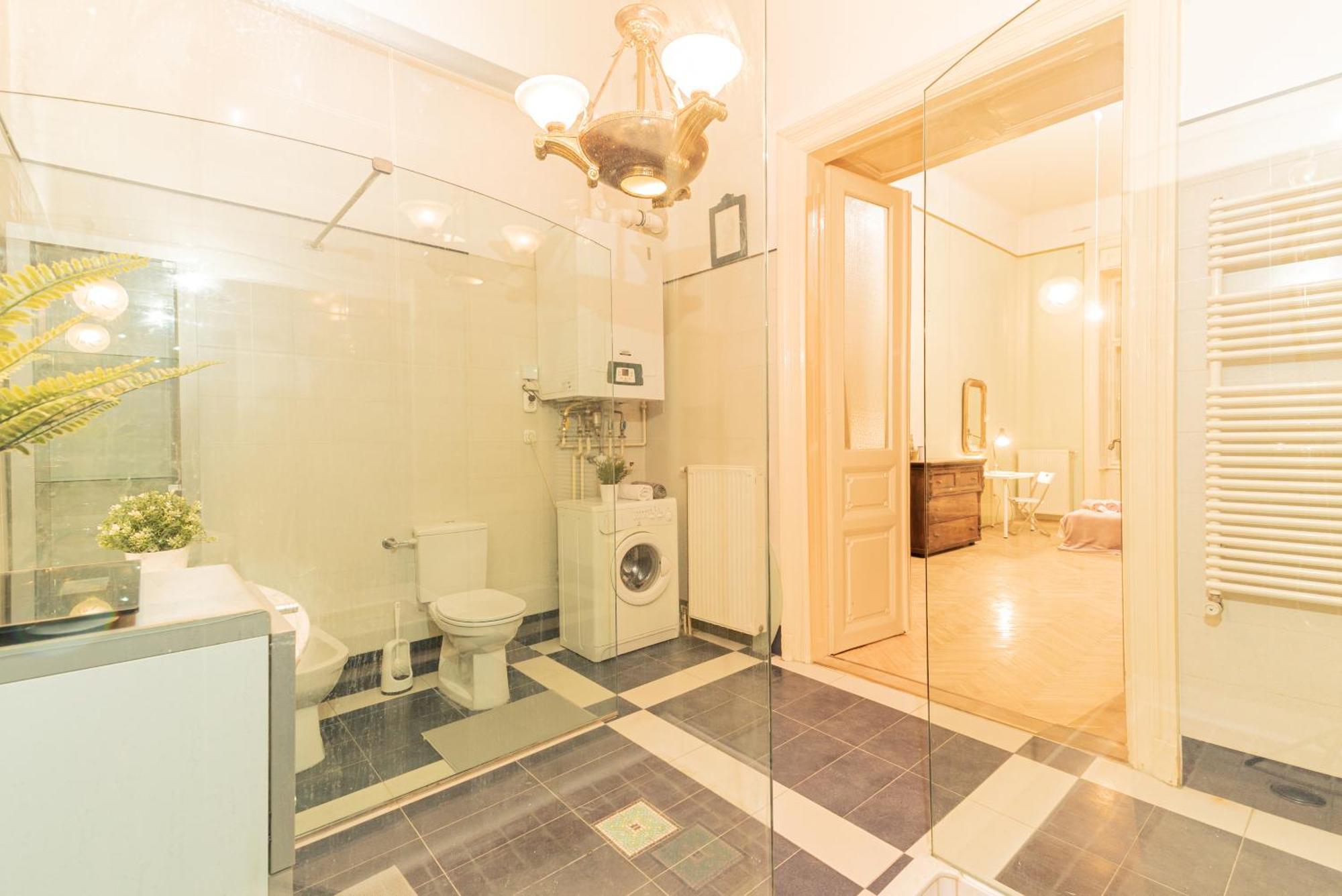 Cozy In The Heart Of Budapest, 5 Bedrooms Apartament Budapeszt