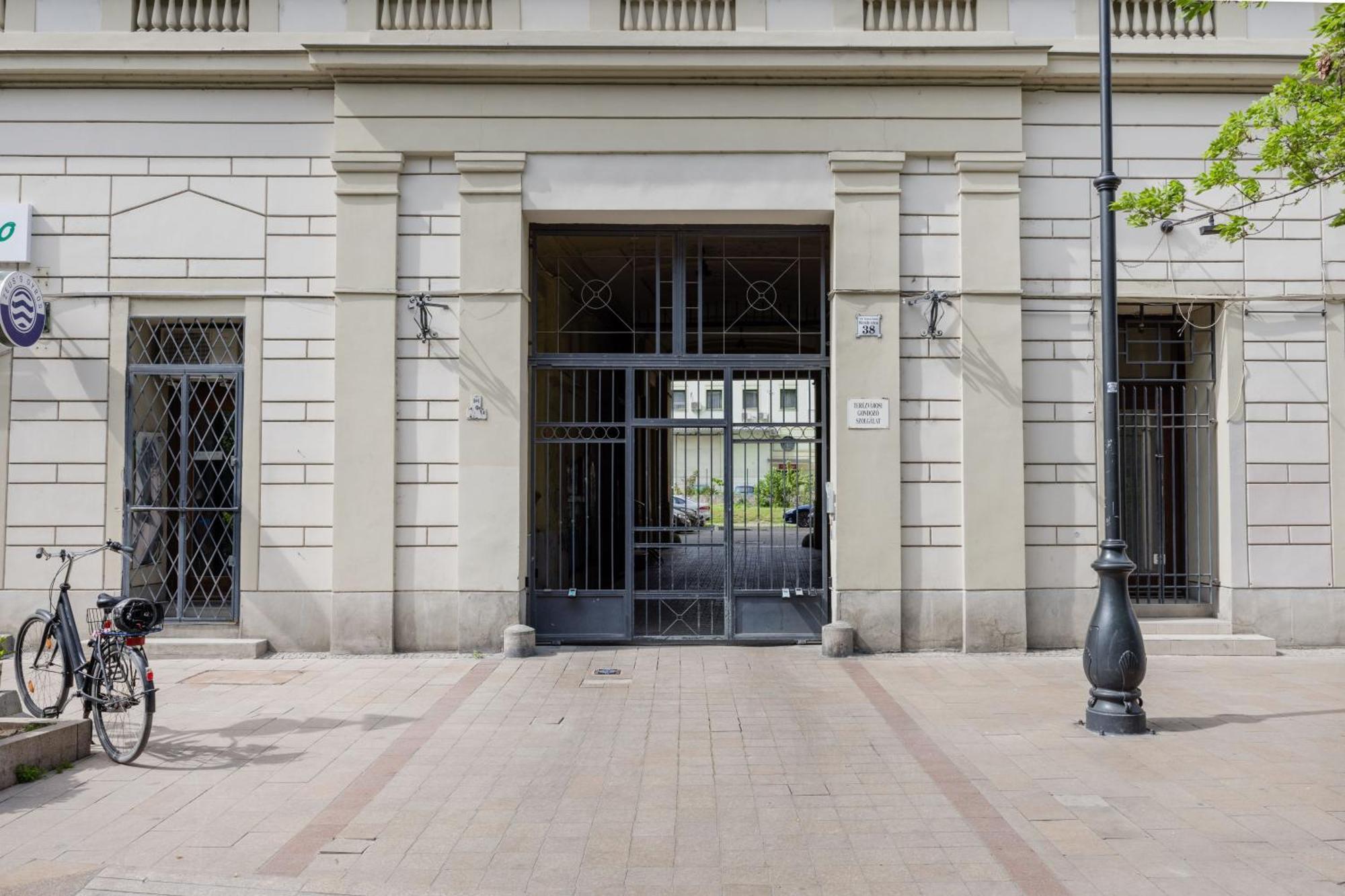 A Touch Of Provence And Pastels In The Centre * Budapest